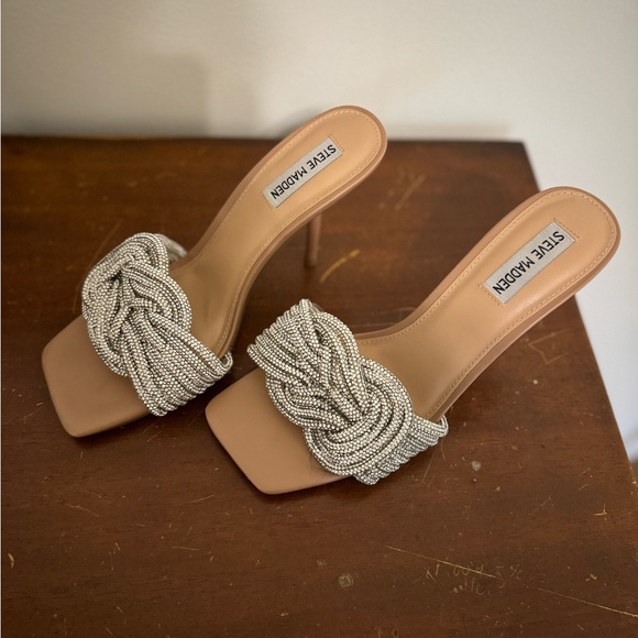 Steve Madden Applaud Sandal - Picture 2 of 8